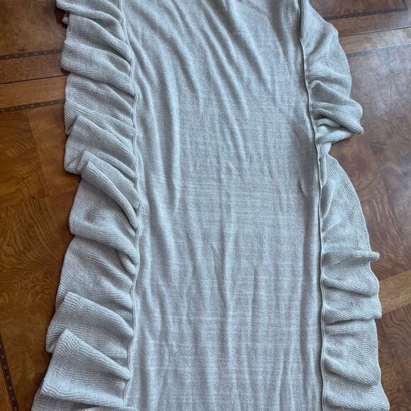 Badgley Mischa Ruffle Scarf! - Picture 5 of 13
